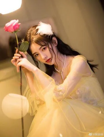 鞠婧祎